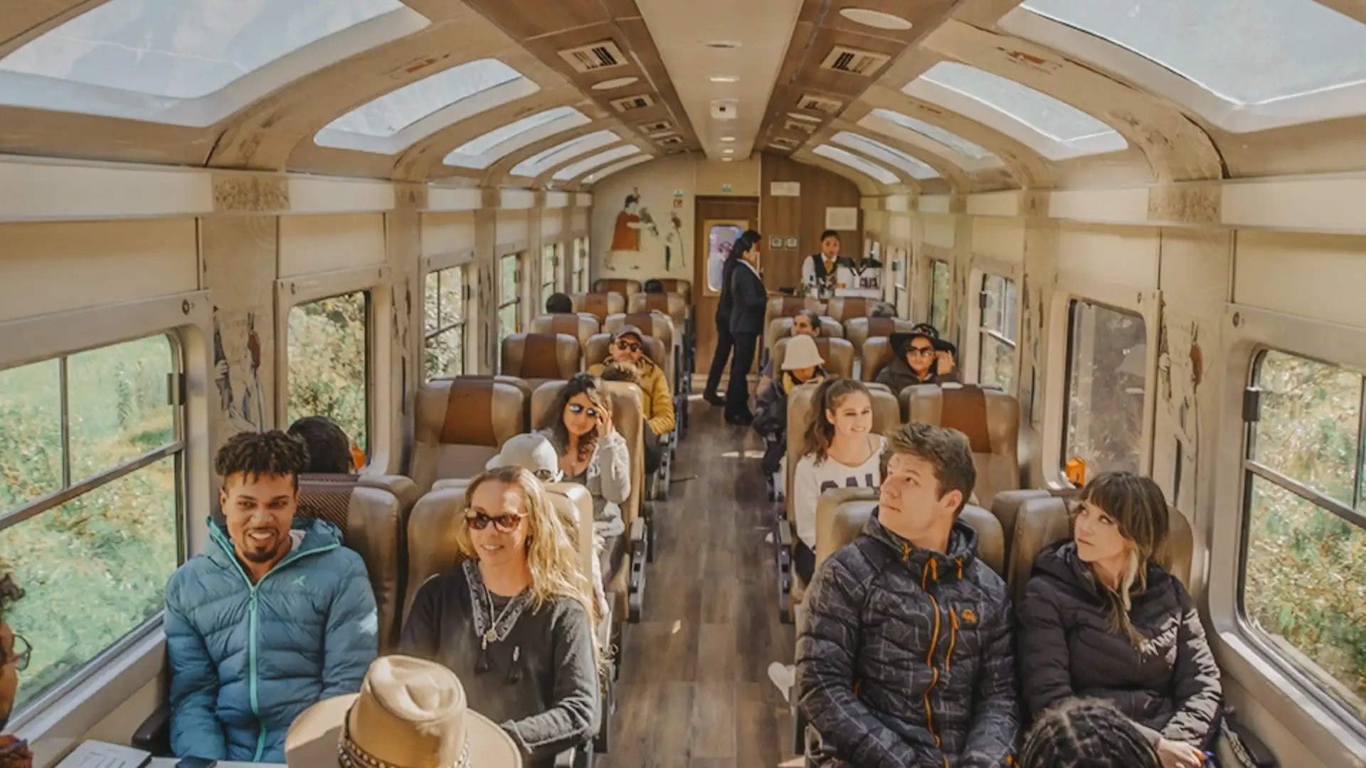 Interior PeruRail Expedition